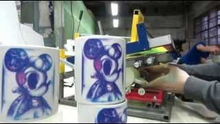 Шелкография CMYK на кружах Cylindrical CMYK silkscreen