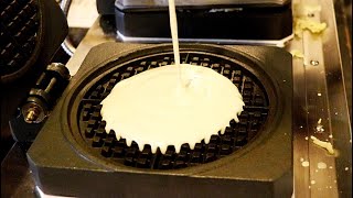 수제크림이 들어간 OMG와플!!!광장시장 와플 맛집!!!(Waffle with Whipped Cream)/Korea street food