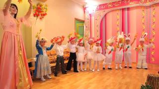 Красная шапочка поёт музыкальный руководитель