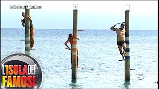 L' Isola dei Famosi -Il gioco delle chiavi sui paletti