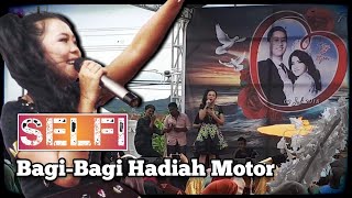 Seru !!! Selfi Bagi-bagi Hadiah ke Penonton di Sidrap