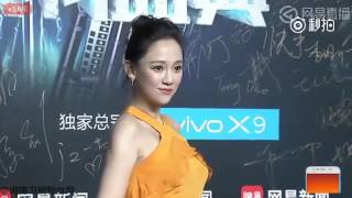 Trần Kiều Ân đi thảm đỏ trong lễ trao giải Nhân vật có thái độ tốt nhất của Netease