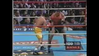 Oscar "Golden Boy" De La Hoya vs. Hector "Macho" Camacho - Part 3 of 6 - 09/13/1997