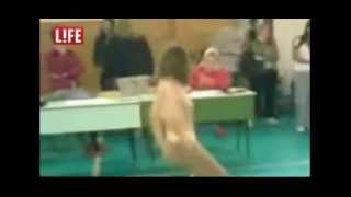 Ужас!Учительница танцует стриптиз перед детьми 18+.The teacher dances Striptease
