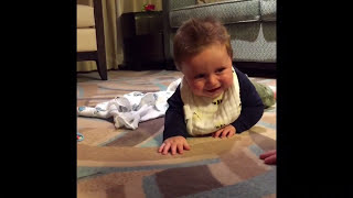 Hilarious video of my 7-month-old baby laughing uncontrollably