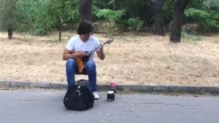 Парень круто играет на балалайке,Мастер класс!