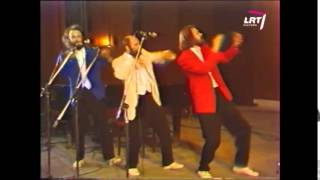 Dainos teatras - Kodėl tokią naktį aš vienas?/Kodėl gi tu nenori? (1991-12-25)