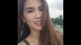 Diện áo tắm một mảnh, Ngọc Trinh vẫn gợi cảm và quyến rũ đến thế!