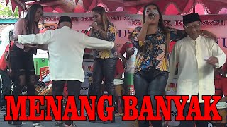 Kakek Menang Banyak Dapat memeluk Dua Artis Sekaligus