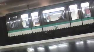 Ligne 4 entre Barbes-Rochechouart et Chatelet en MP89 CC29 Mission 0409