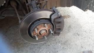 Замена передних тормозных колодок Mitsubishi. Замена.