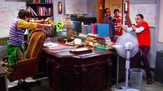 Raj se PELEA con Sheldon por su ESCRITORIO | The Big Bang Theory (Español Latino)