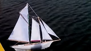 RC model schooner sailing  Control by my doter