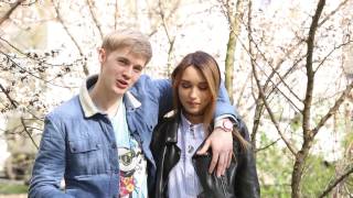 Как потрогать девушку за грудь