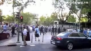 Cảnh sát Tây Ban Nha đánh đập dã man fan Man City 1