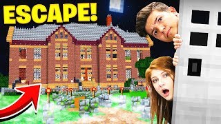ESCAPING THE SCHOOL with my SISTER! (Minecraft School Escape)