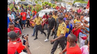 Diamond alivyowasili Airport kumpokea Rayvanny kutoka BET