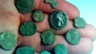 METAL DETECTING A GREAT ROMAN SETTLEMENT IN WILTSHIRE