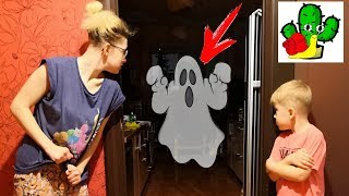Женя и Сеня одни дома! Призрак следит за ними! Новый скетч на канале кактус ветя.