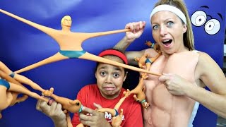 Stretch Armstrong VS Stretch Scooby Doo
