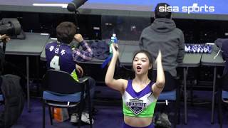 현대건설 응원단 치어리더의 열띤 응원모습  (20200215 vs인삼공사)