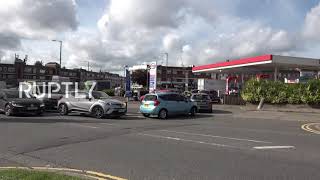 UK: Long queues form at London petrol stations amid fuel shortage