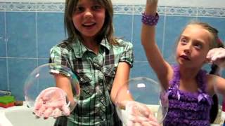 Шоу "мыльных пузырей" прямо в ванной комнате! Soap bubbles show!
