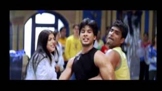 Shenaz Treasurywala And Amrita Rao Fighting