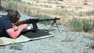 Shooting a Lahti-Saloranta LS26 LMG