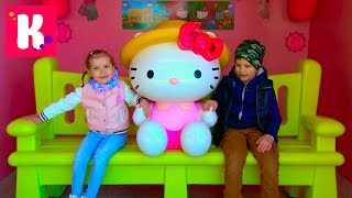 ВЛОГ в парке кошечки HELLO KITTY/ Машинки Хелоу Китти и подарочки