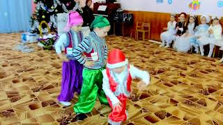 ?Гномики, гномики, маленькие гномики - танец мальчиков-гномиков