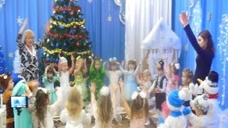 Пісня Ось ЯЛИНОЧКА ЯКА
