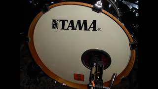 Shure Beta 52 vs Shure PGA 52 Kick Drum Comparison