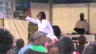 Family Funday @ Crystal Palace  4 Sep 2011 - Janet Kay (Silly Games)
