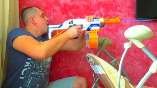 ГАДЖЕТЫ на КАНИКУЛАХ. БРОС ШОУ. NERF and GADJETS 8+