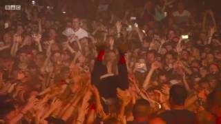 Tyler Joseph Attacked While Crowd-Surfing at Reading and Leeds
