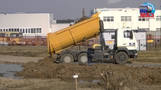 Самосвал МАЗ 6501 с компоновкой "кабина над двигателем" в работе