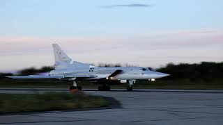 Полеты экипажей Ту-22М3 в темное время суток в Мурманской области