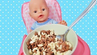 Куклы Пупсики Беби Элайв и Беби Бон кушают / Pretend play with Baby Alive Doll / Открываем сюрпризы