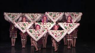 Украинский хоровод с платками
