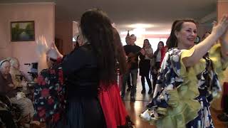 Поездка в дом престарелых. Интерактив и импровизация после выступления. Школа танцев "Экспромт" СПб.