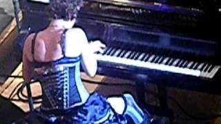 Amanda Palmer - cell phone interruption at Symphony Hall
