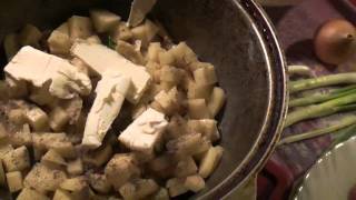 Мясо в горшочках.