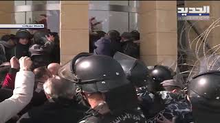 مواجهات بين القوى الأمنية والمحتجين في وسط بيروت... سقوط جريح واعتقالات