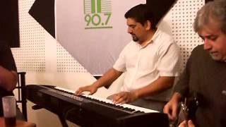 Gustavo Lazo - Long Distance Call - acustico en FM Flores