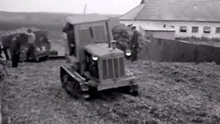 Т-38М трактор. В силосной яме. Черкасская область, Украинская ССР (1977).