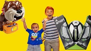 ПОДАРИЛИ ЗЛУЮ СОБАКУ \ РАСПАКОВКА ПОДАРКОВ НА НОВЫЙ ГОД 2018 \ SmartBall  \ Вовкины сказки YouTube
