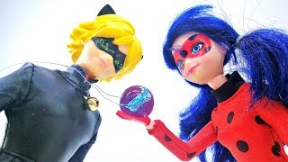 Супер Кот научился летать. Видео с игрушками