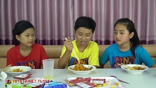 Thách Bánh Tráng Trộn Kinh Dị Theo Yêu Cầu Hình Phạt Ăn BimBim Wasabi MN Toys Family Vlogs
