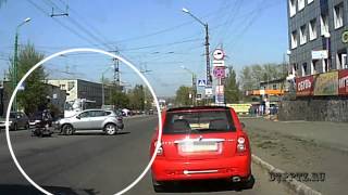 Столкнулись скутер и кроссовер